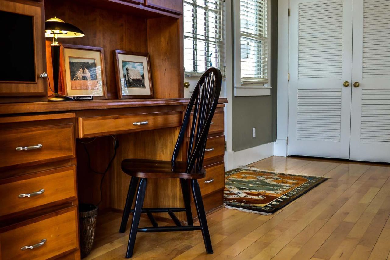 Dickson Street Bed & Breakfast Fayetteville Exteriör bild