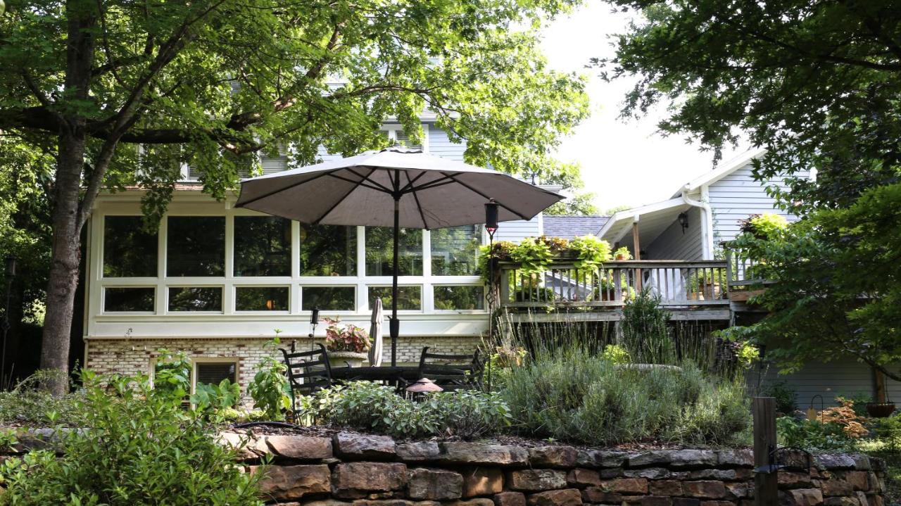 Dickson Street Bed & Breakfast Fayetteville Exteriör bild